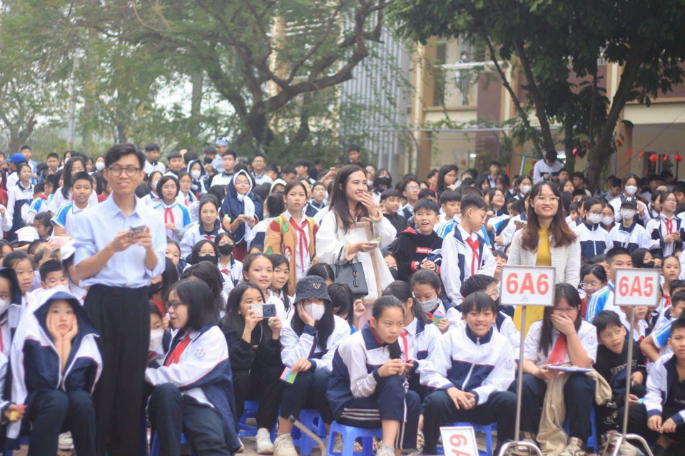 Nhiều thế hệ học sinh Lĩnh Nam sẽ nhớ m&atilde;i về một m&aacute;i trường y&ecirc;u thương đong đầy, sống tr&aacute;ch nhiệm với cộng đồng.&nbsp;