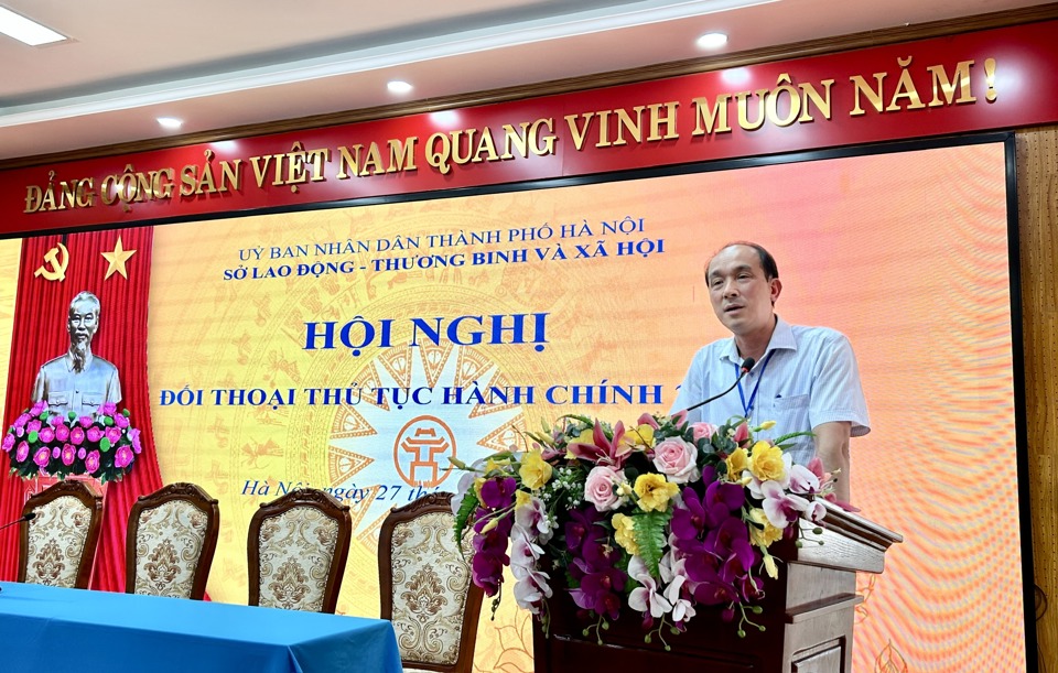 Ph&oacute; Gi&aacute;m đốc Sở LĐTB&amp;XH H&agrave; Nội Nguyễn T&acirc;y Nam ph&aacute;t biểu khai mạc Hội nghị Đối thoại thủ tục h&agrave;nh ch&iacute;nh. Ảnh: Trần Oanh.