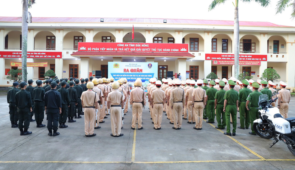 To&agrave;n cảnh buổi lễ ra qu&acirc;n&nbsp;bảo đảm trật tự, an to&agrave;n giao th&ocirc;ng cho học sinh tỉnh Đắk N&ocirc;ng.