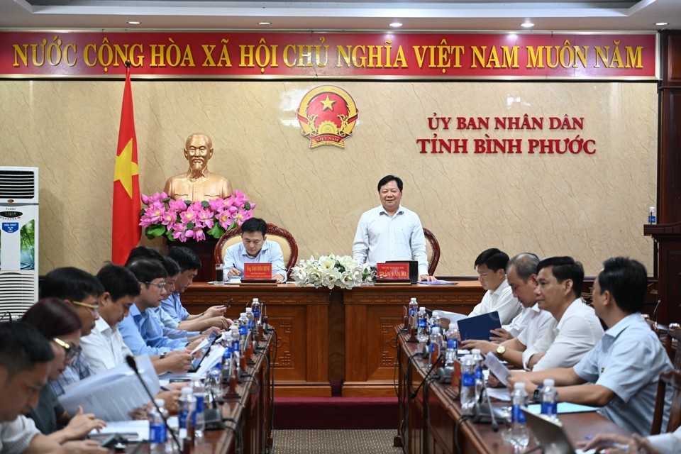 &Ocirc;ng Trần Văn Mi, Ph&oacute; chủ tịch UBND tỉnh B&igrave;nh Phước, tại buổi l&agrave;m việc với l&atilde;nh đạo EVNSPC Ảnh: Ho&agrave;ng Kh&ocirc;i