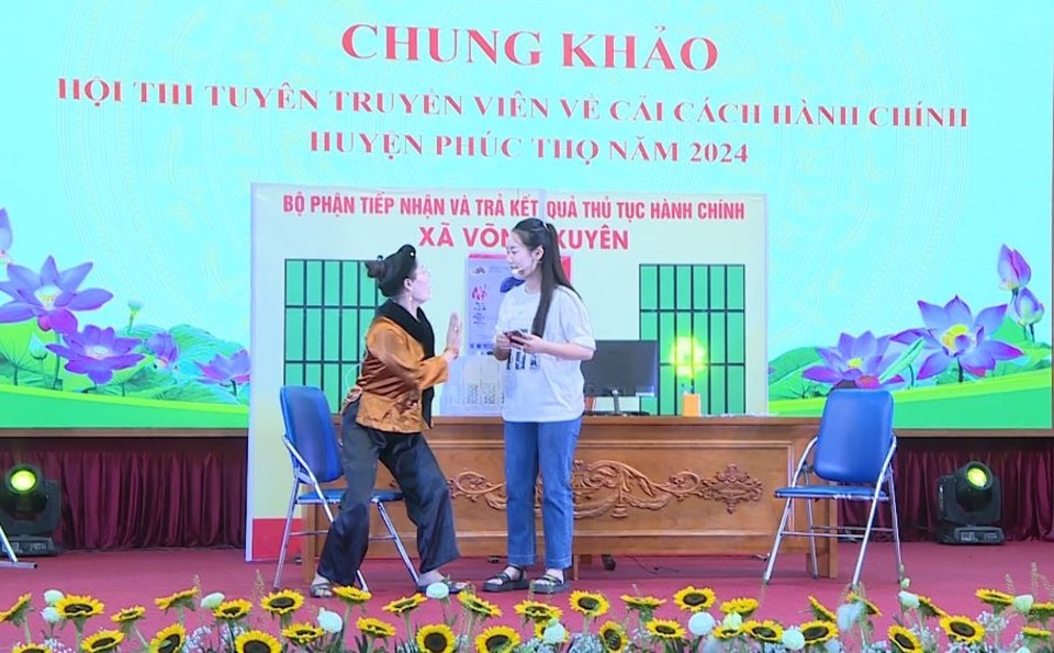 Chung khảo Hội thi tuy&ecirc;n truyền vi&ecirc;n về cải c&aacute;ch h&agrave;nh ch&iacute;nh huyện Ph&uacute;c Thọ năm 2024.