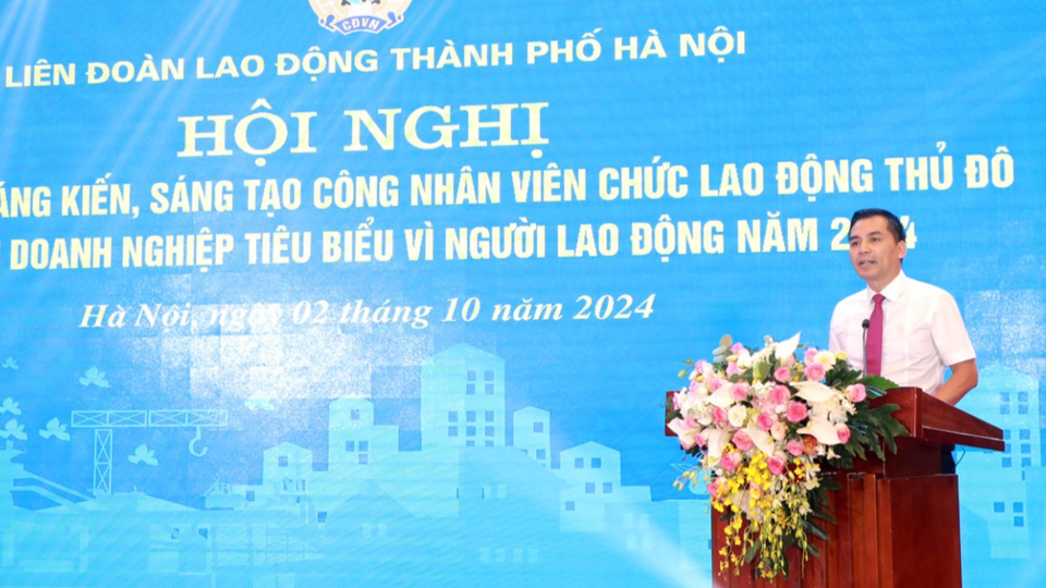 Ph&oacute; Chủ tịch Thường trực LĐLĐ TP H&agrave; Nội L&ecirc; Đ&igrave;nh H&ugrave;ng ph&aacute;t biểu tại hội nghị&nbsp;