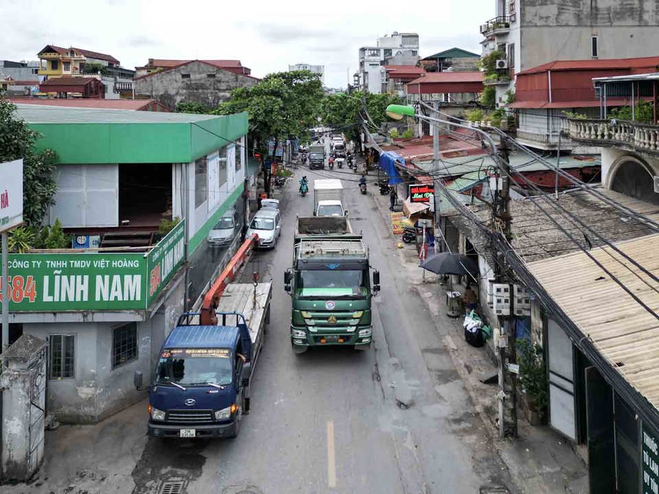 Đ&acirc;y l&agrave; tuyến đường quan trọng ở cửa ng&otilde; ph&iacute;a Nam, kết nối cầu Thanh Tr&igrave; với trung t&acirc;m H&agrave; Nội. Ảnh: Hữu Ch&aacute;nh