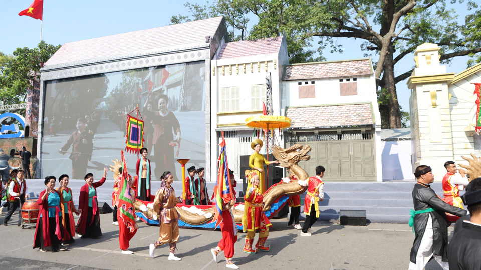 Hào hùng, sôi động chương trình “Ngày hội Văn hóa vì hòa bình” - Ảnh 121