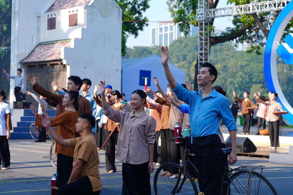 Hào hùng, sôi động chương trình “Ngày hội Văn hóa vì hòa bình” - Ảnh 11