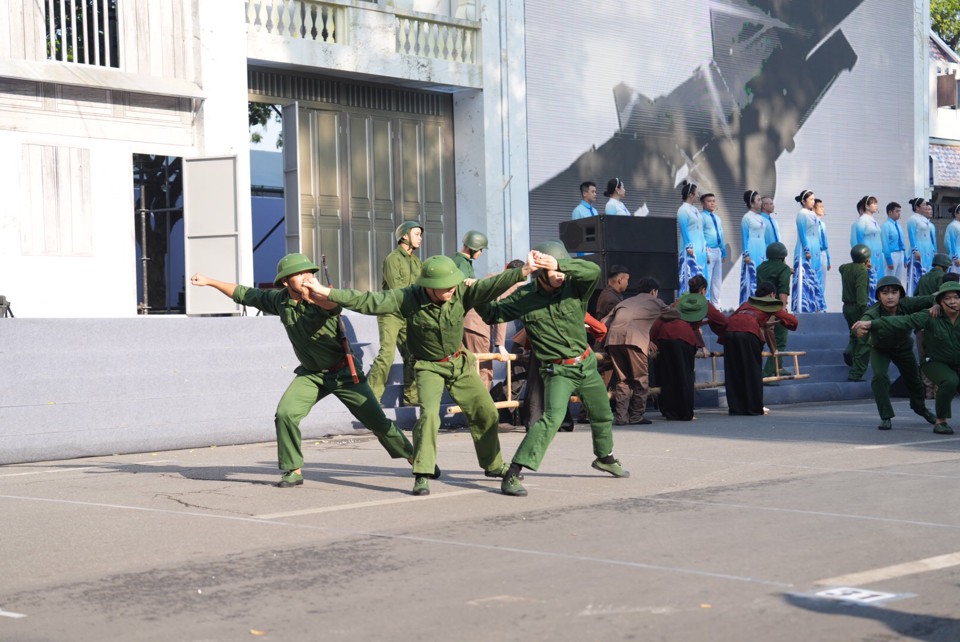 Hào hùng, sôi động chương trình “Ngày hội Văn hóa vì hòa bình” - Ảnh 29