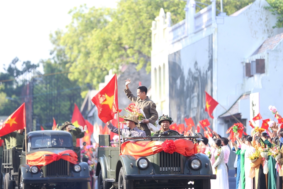 Hào hùng, sôi động chương trình “Ngày hội Văn hóa vì hòa bình” - Ảnh 58