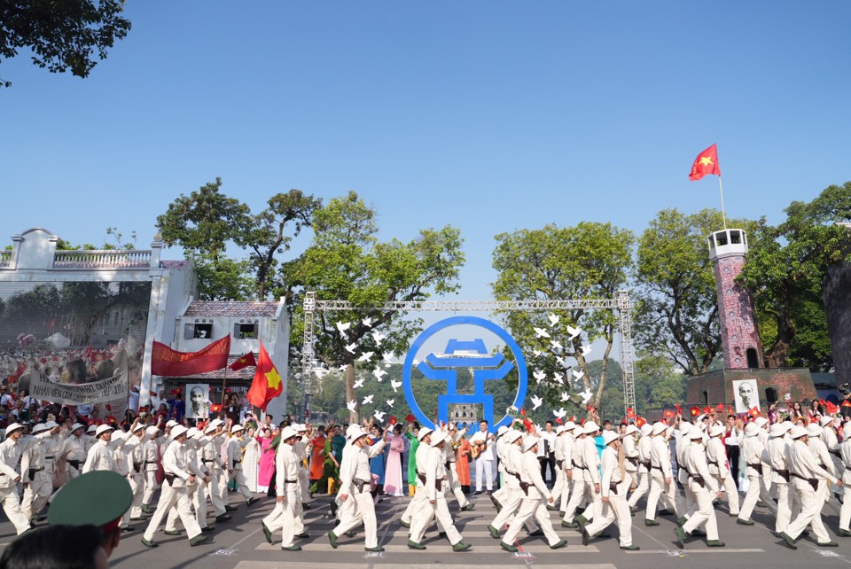 Hào hùng, sôi động chương trình “Ngày hội Văn hóa vì hòa bình” - Ảnh 80