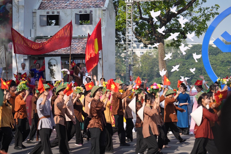 Hào hùng, sôi động chương trình “Ngày hội Văn hóa vì hòa bình” - Ảnh 86