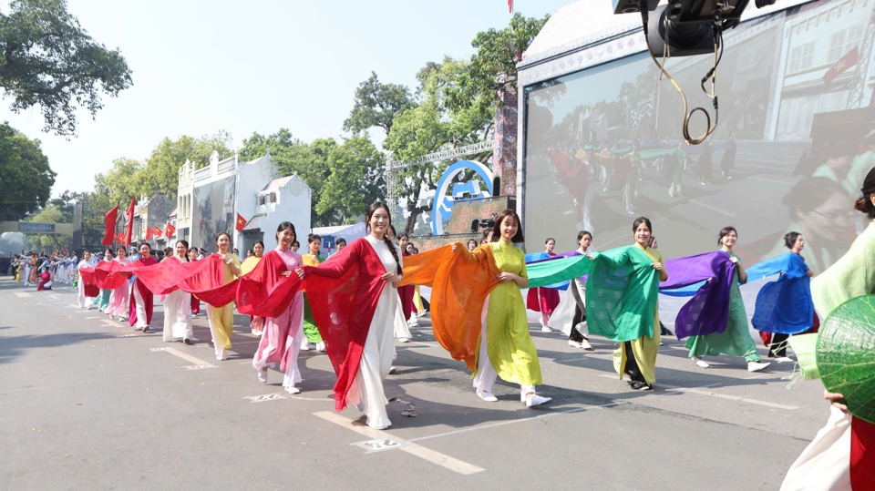 Hào hùng, sôi động chương trình “Ngày hội Văn hóa vì hòa bình” - Ảnh 139