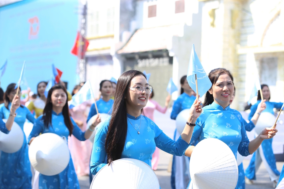 Hào hùng, sôi động chương trình “Ngày hội Văn hóa vì hòa bình” - Ảnh 173