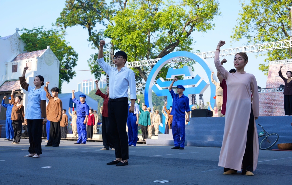 Hào hùng, sôi động chương trình “Ngày hội Văn hóa vì hòa bình” - Ảnh 10