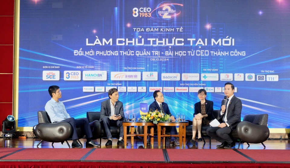 Toạ đàm kinh tế với chủ đề “Làm chủ thực tại mới”