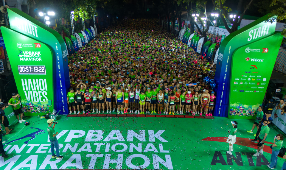 Giải chạy Marathon Quốc tế H&agrave; Nội&nbsp;VPBank năm 2024 (VPIM năm 2024) l&agrave; hoạt động nằm trong chương tr&igrave;nh ch&agrave;o mừng kỷ niệm 70 năm Ng&agrave;y Giải ph&oacute;ng Thủ đ&ocirc; (10/10/1954 - 10/10/2024)&nbsp;v&agrave; l&agrave; sự kiện mở m&agrave;n cho Lễ hội Thiết kế S&aacute;ng tạo H&agrave; Nội 2024 với chủ đề &ldquo;Giao lộ s&aacute;ng tạo&rdquo;.