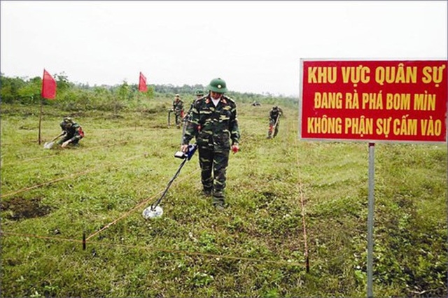 N&acirc;ng chế độ bồi dưỡng với người trực tiếp khảo s&aacute;t, r&agrave; ph&aacute; bom, m&igrave;n, vật nổ sau chiến tranh từ ng&agrave;y 1/12/2024.