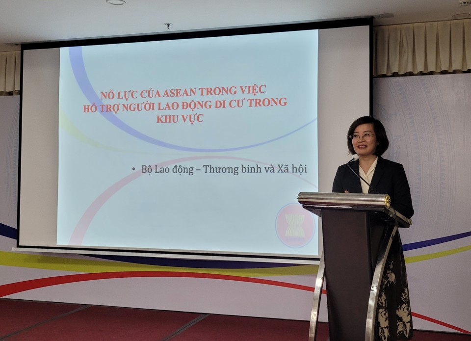 Ph&oacute; vụ trưởng Vụ Hợp t&aacute;c quốc tế (Bộ Lao động - Thương binh &amp; X&atilde; hội)&nbsp;H&agrave; Thị Minh Đức ph&aacute;t biểu tại hội nghị. Ảnh: Việt Anh