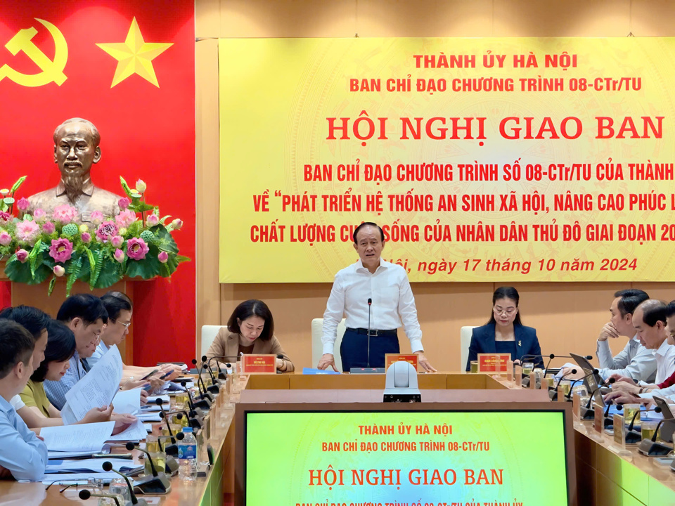 Ph&oacute; B&iacute; thư Th&agrave;nh ủy, Chủ tịch HĐND TP Nguyễn Ngọc Tuấn, Trưởng ban Chỉ đạo Chương tr&igrave;nh 08-CTr/TU ph&aacute;t biểu tại hội nghị