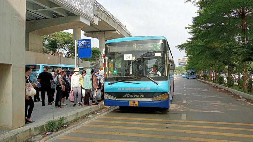 Theo b&aacute;o c&aacute;o của Transerco, 9 th&aacute;ng qua, Tổng c&ocirc;ng ty đ&atilde; vận h&agrave;nh gần 2,6 triệu lượt xe bu&yacute;t, bằng 90% c&ugrave;ng kỳ năm 2023.&nbsp;