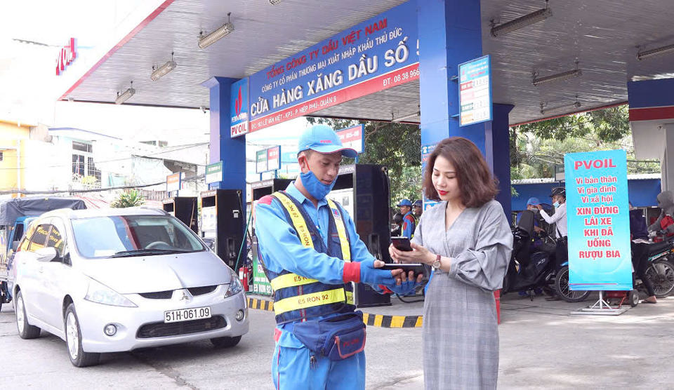 PVcomBank kết nối th&agrave;nh c&ocirc;ng hệ thống thanh to&aacute;n với ứng dụng PVOIL 4U