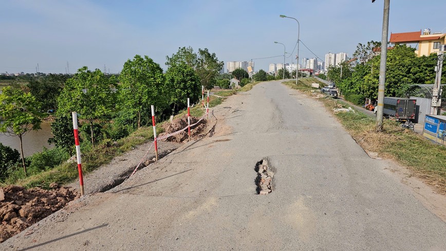 Tạm cấm phương tiện di chuyển trên đê Yên Nghĩa do xuất hiện sụt lún - Ảnh 5