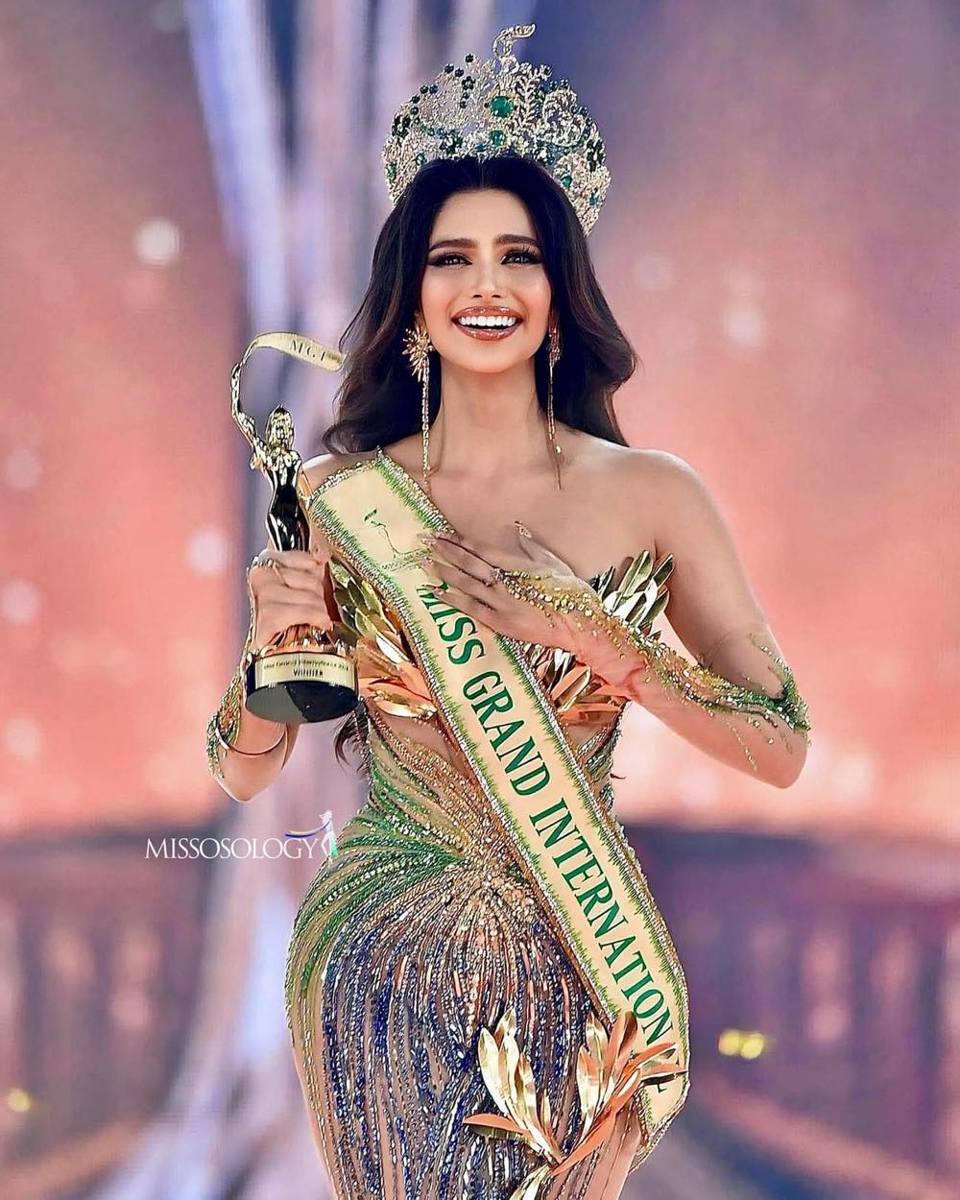 Chung kết Miss Grand International 2024 k&eacute;o d&agrave;i hơn ba tiếng đồng hồ.&nbsp;Gi&aacute;m khảo lần lượt chọn ra top 20, top 10, top 5 v&agrave; những ng&ocirc;i vị cao nhất th&ocirc;ng qua c&aacute;c v&ograve;ng thi tr&igrave;nh diễn &aacute;o tắm, h&ugrave;ng biện về chủ đề chấm dứt chiến tranh - bạo lực, tr&igrave;nh diễn đầm dạ hội v&agrave; ứng xử.