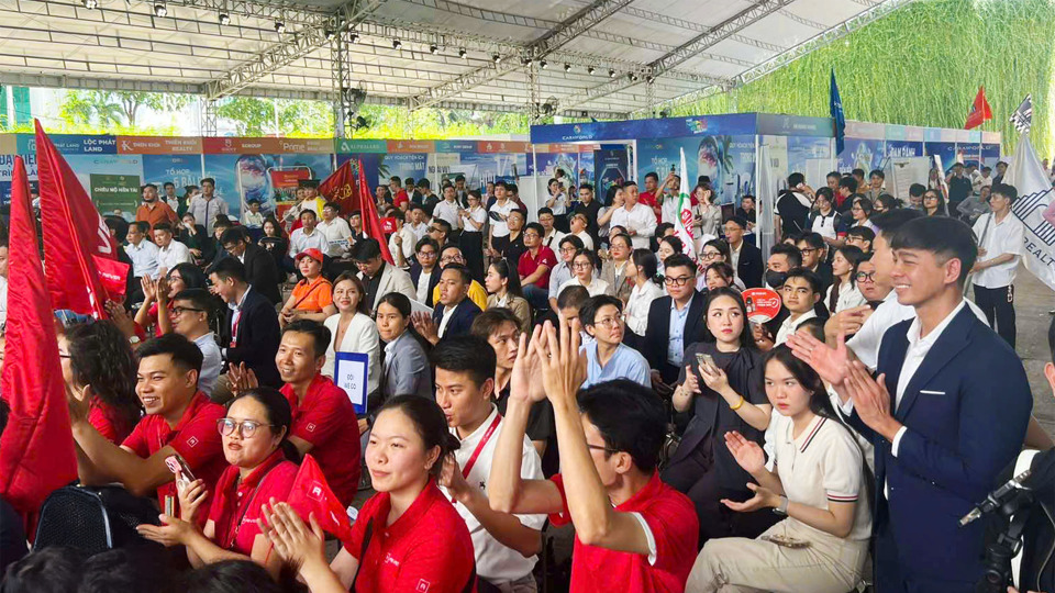 CaraWorld Career Day 2024 - The Nextgen Realty thu h&uacute;t c&aacute;c bạn trẻ tham dự v&agrave; ứng tuyển