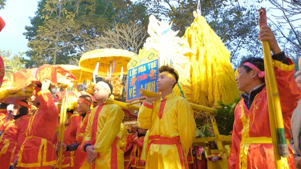 Lễ hội Gi&oacute;ng đền S&oacute;c h&agrave;ng năm thu h&uacute;t h&agrave;ng chục vạn du kh&aacute;ch gh&eacute; thăm, trải nghiệm. Ảnh: Trọng T&ugrave;ng