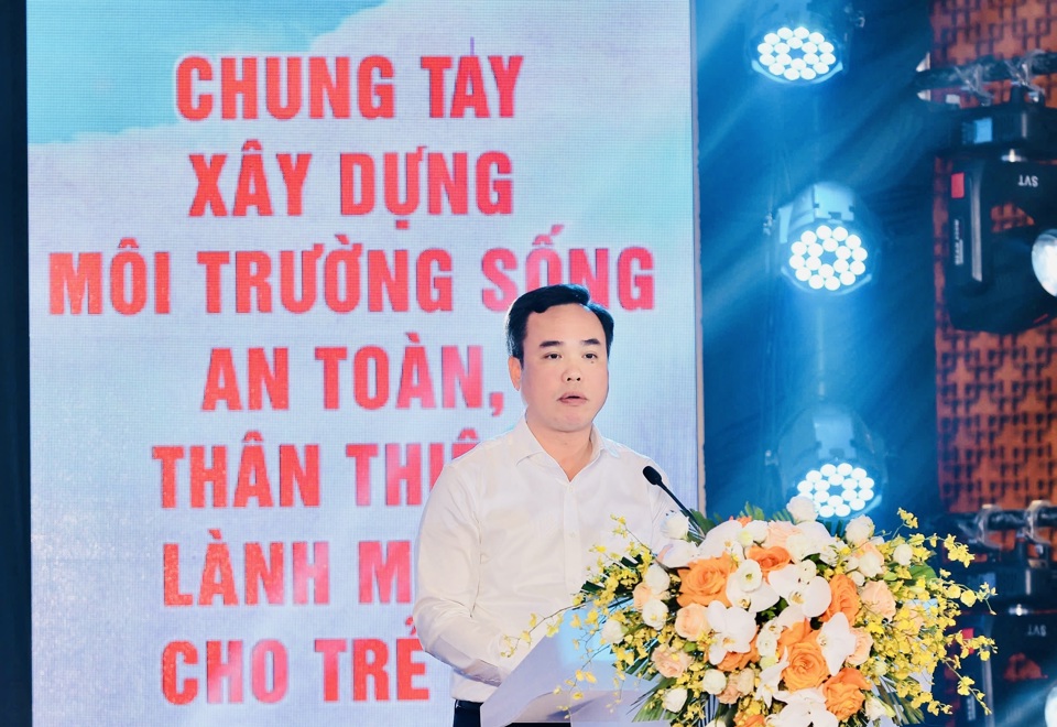 Ph&oacute; Gi&aacute;m đốc Sở LĐTB&amp;XH H&agrave; Nội Nguyễn Hồng D&acirc;n ph&aacute;t biểu tại Chương tr&igrave;nh.