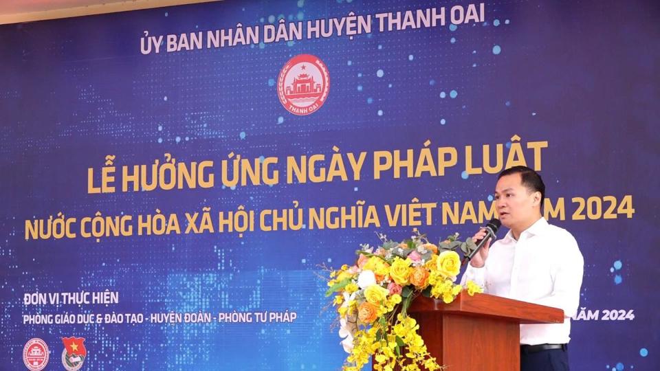 Ph&oacute; Chủ tịch UBND huyện Thanh Oai Vũ Quỳnh ph&aacute;t biểu tại buổi lễ.