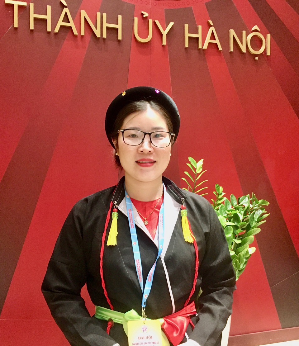 Đại biểu Ho&agrave;ng Thị Hoa