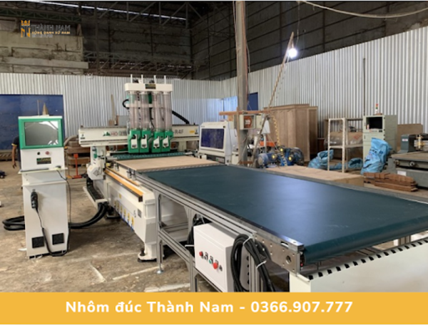 C&aacute;c sản phẩm được tạo khu&ocirc;n bởi hệ thống m&aacute;y CNC hiện đại.