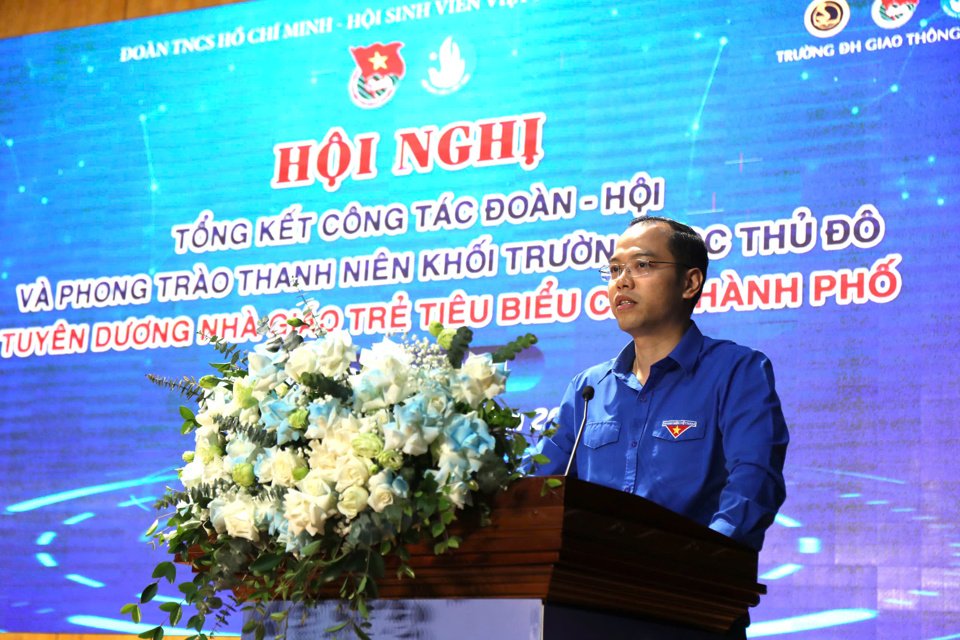 Ph&oacute; B&iacute; thư Th&agrave;nh đo&agrave;n, Chủ tịch Hội Sinh vi&ecirc;n Việt Nam TP H&agrave; Nội Nguyễn Tiến Hưng ph&aacute;t biểu tại hội nghị - Ảnh: Mạnh Qu&acirc;n