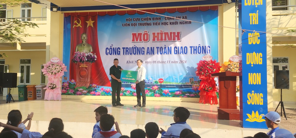 Nhựa Tiền Phong - cầu nối yêu thương - Ảnh 1