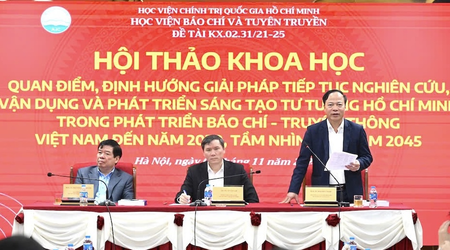 C&aacute;c đồng ch&iacute; chủ tr&igrave; Hội thảo khoa học