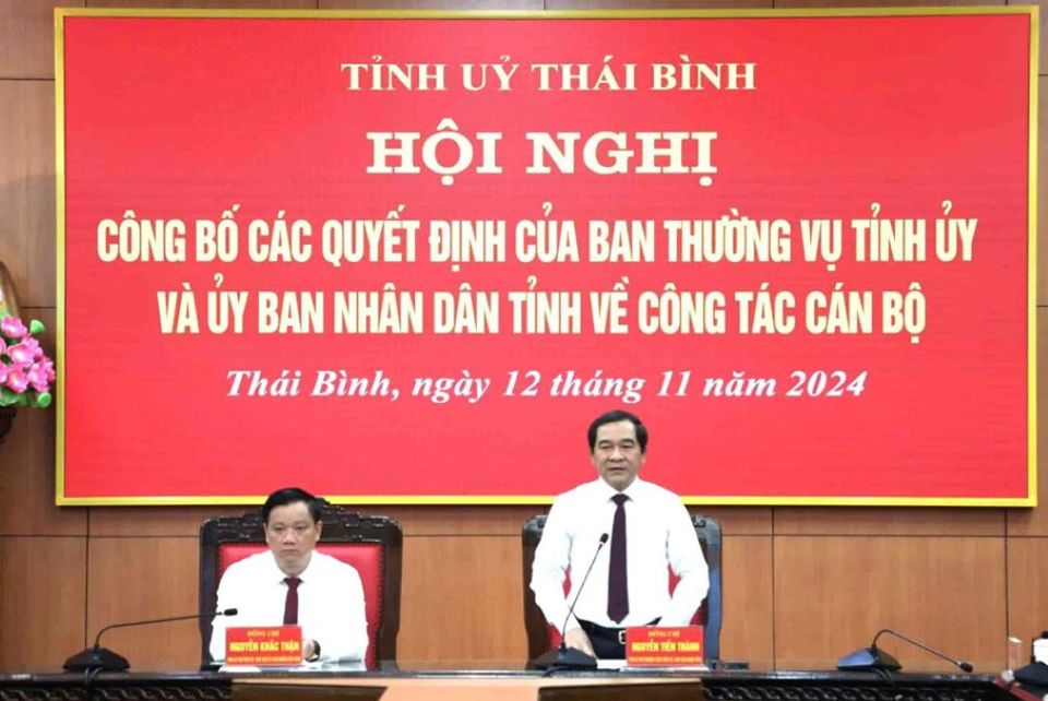 &Ocirc;ng Nguyễn Tiến Th&agrave;nh - Ph&oacute; B&iacute; thư Thường trực Tỉnh ủy, Chủ tịch HĐND tỉnh Th&aacute;i B&igrave;nh ph&aacute;t biểu&nbsp;chỉ đạo, ch&uacute;c mừng, giao nhiệm vụ cho c&aacute;c c&aacute;n bộ vừa được điều động, bổ nhiệm. Ảnh: Nam Hồng