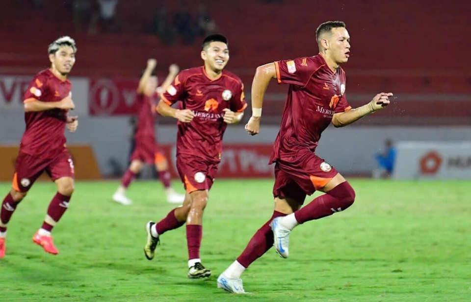 B&igrave;nh Định c&oacute; chuyến l&agrave;m kh&aacute;ch tr&ecirc;n s&acirc;n H&agrave;ng Đẫy của CAHN. Ảnh: B&igrave;nh Định FC