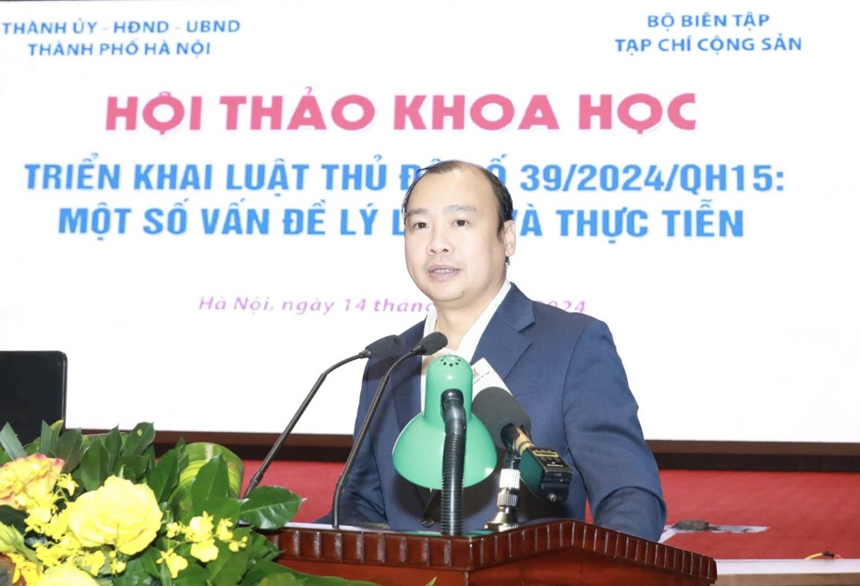 PGS.TS L&ecirc; Hải B&igrave;nh - Ủy vi&ecirc;n dự khuyết Trung ương Đảng, Tổng Bi&ecirc;n tập Tạp ch&iacute; Cộng sản ph&aacute;t biểu đề dẫn hội thảo