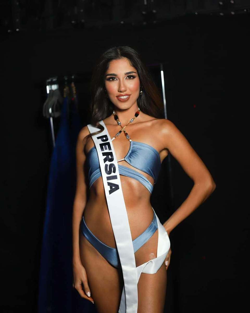 C&aacute;c th&iacute; sinh tại hậu trường phần thi &aacute;o tắm đ&ecirc;m b&aacute;n kết Miss Universe 2024.