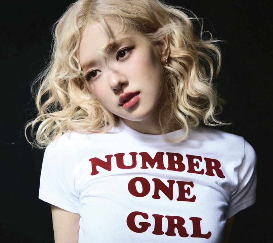 Number one girl&nbsp;đ&aacute;nh dấu lần hợp t&aacute;c thứ hai của Ros&eacute; với Bruno Mars nhưng nam ca sĩ chỉ g&oacute;p mặt trong vai tr&ograve; sản xuất.