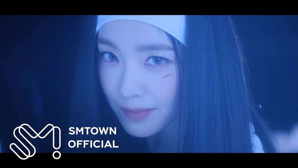 Nữ ca sĩ Irene - th&agrave;nh vi&ecirc;n nh&oacute;m nhạc Red Velvet h&eacute; lộ MV quảng c&aacute;o của ca kh&uacute;c &ldquo;Like a flower&rdquo;.