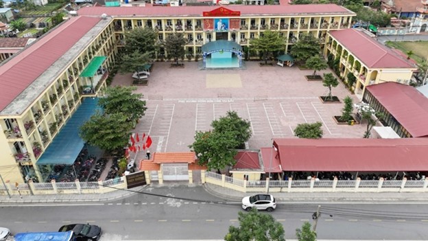 Nhiều trường học khang trang, sạch đẹp. Ảnh Tiến Bảo&nbsp;