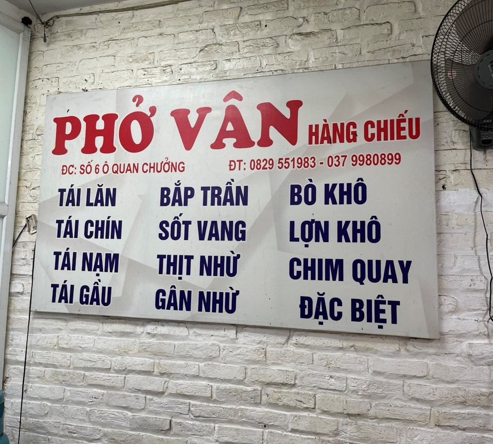 Quận Ho&agrave;n Kiếm l&agrave; nơi tập trung nhiều qu&aacute;n phở gia truyền l&acirc;u đời