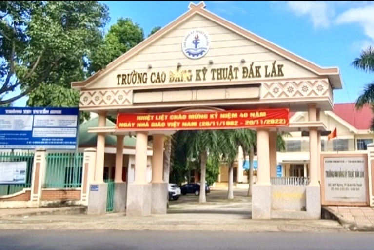 Trường Cao đẳng Đắk Lắk&nbsp;cơ sở 2 tại đường Y Ng&ocirc;ng (phường T&acirc;n Tiến, TP Bu&ocirc;n Ma Thuột) nơi xảy ra sự việc đau l&ograve;ng.