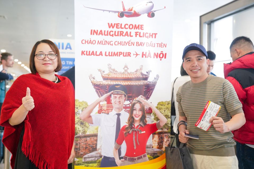  Vietjet chào mừng chuyến bay đầu tiên giữa Kuala Lumpur (Malaysia) và Hà Nội - Ảnh 3