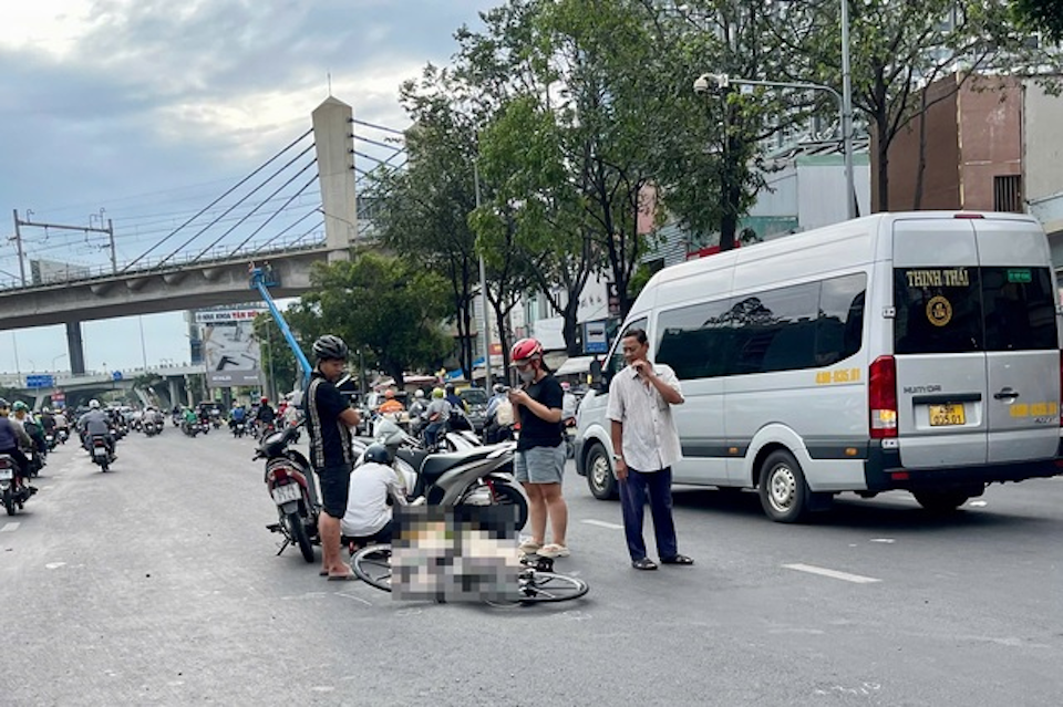 Hiện trường vụ người &ocirc;ng H. tử vong tại đường Điện Bi&ecirc;n Phủ