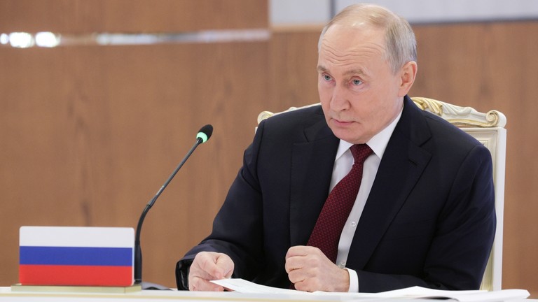 Tổng thống Nga Vladimir Putin ph&aacute;t biểu tại cuộc họp của Tổ chức Hiệp ước An ninh Tập thể (CSTO) ở Astana (Kazakhstan) h&ocirc;m 28/11. Ảnh: Tass