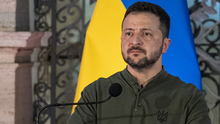 Tổng thống Ukraine Volodymyr Zelensky. Ảnh: RT