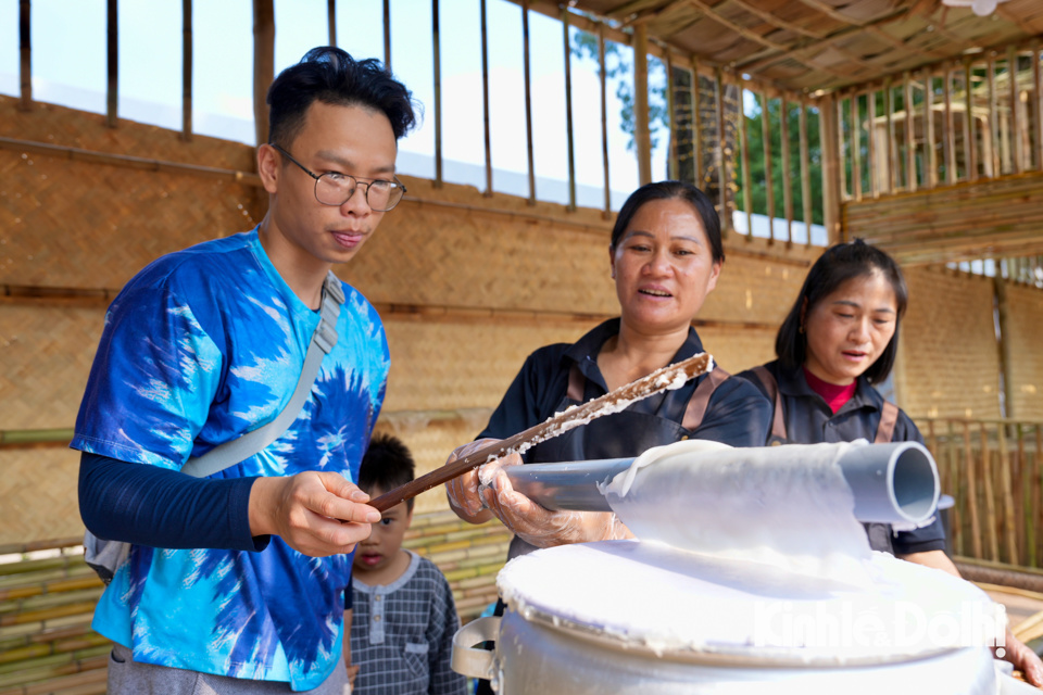 Lễ hội văn hoá ẩm thực Hà Nội năm 2024: Tắc nghẽn đường vào vì hàng nghìn người đến hội - Ảnh 18