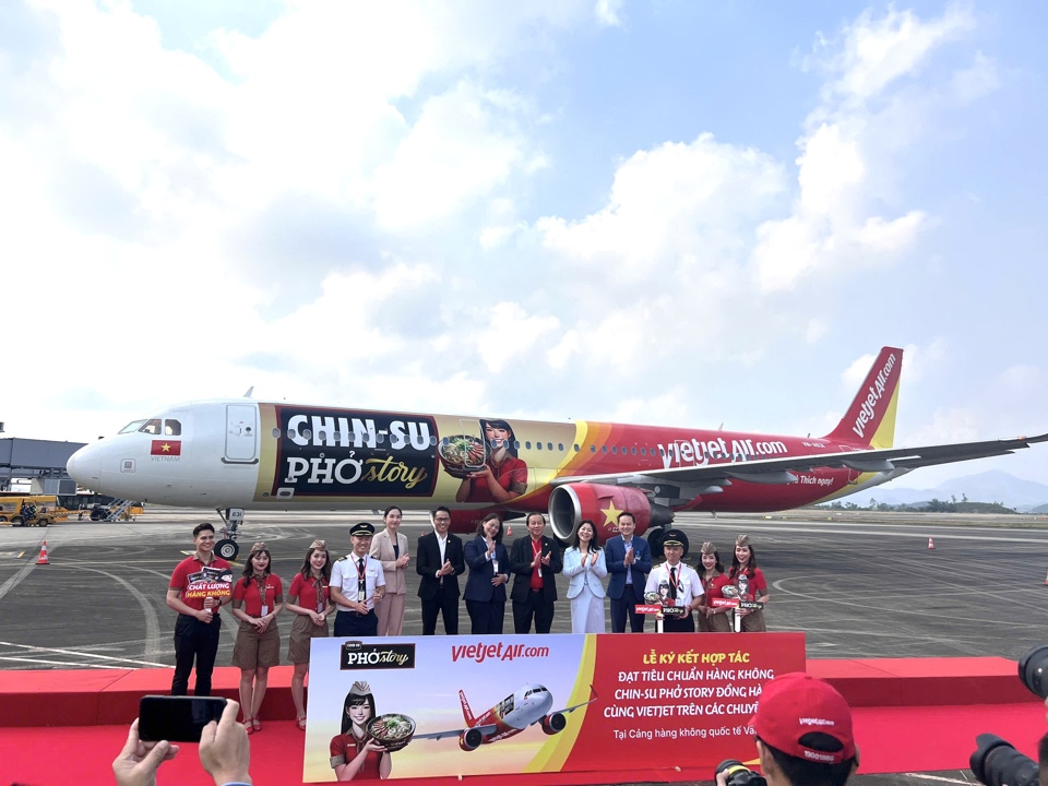 Masan Consumer và Vietjet hợp tác đưa CHIN-SU Phở Story ra thế giới - Ảnh 1