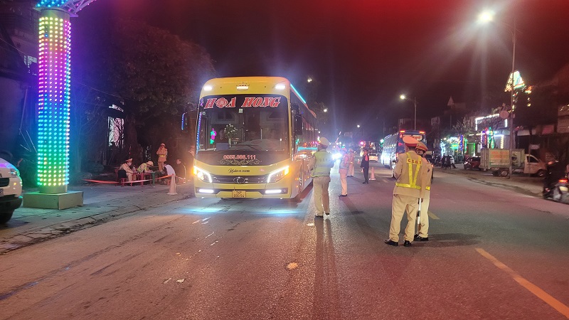 Lực lượng CSGT C&ocirc;ng an H&agrave; Tĩnh tập trung cao độ, quyết liệt đảm bảo trật tự an to&agrave;n giao th&ocirc;ng tr&ecirc;n địa b&agrave;n